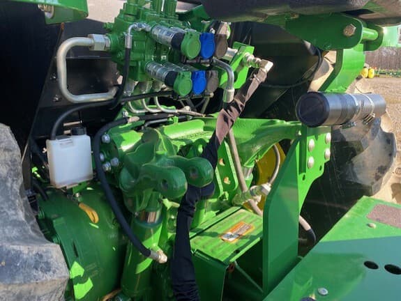 Image of John Deere 5085M equipment image 3