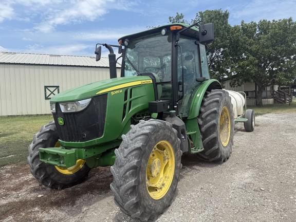 Image of John Deere 5085M equipment image 2