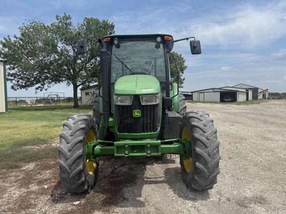 Image of John Deere 5085M equipment image 3