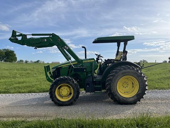 Image of John Deere 5085M equipment image 2