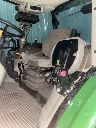 Image of John Deere 5085M equipment image 3