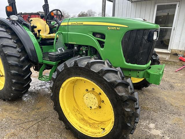 Image of John Deere 5085M equipment image 1