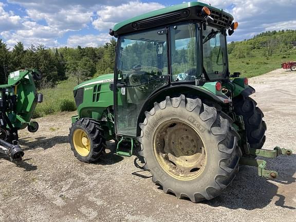 Image of John Deere 5090GN equipment image 1