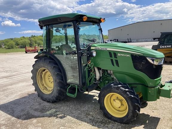 Image of John Deere 5090GN equipment image 4