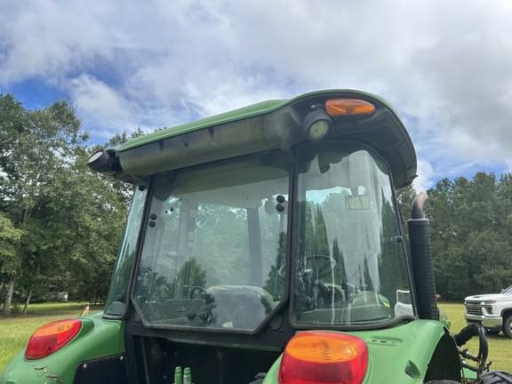 Image of John Deere 5100E equipment image 4