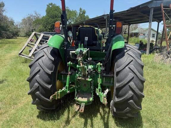 Image of John Deere 5100E equipment image 4