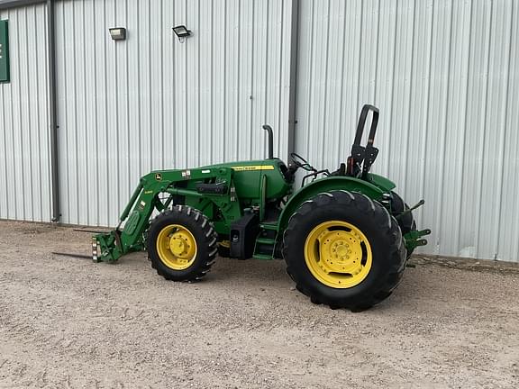 Image of John Deere 5100E equipment image 2