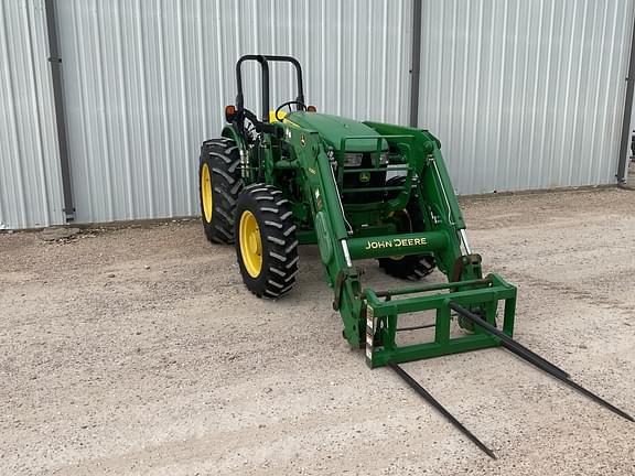 Image of John Deere 5100E equipment image 3