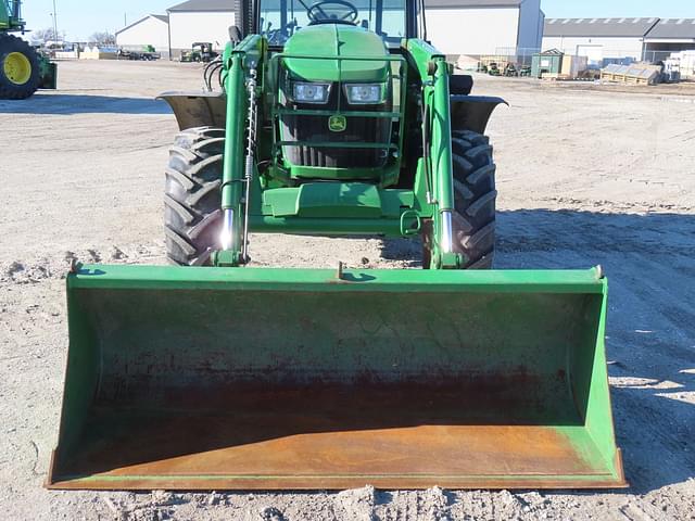 Image of John Deere 5100E equipment image 4