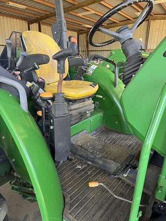 Image of John Deere 5100E equipment image 3