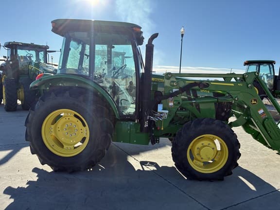 Image of John Deere 5100E equipment image 3