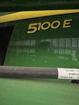 Image of John Deere 5100E equipment image 3