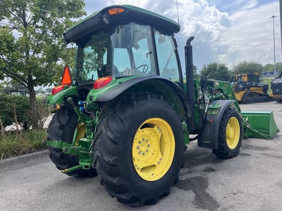Image of John Deere 5100E equipment image 4