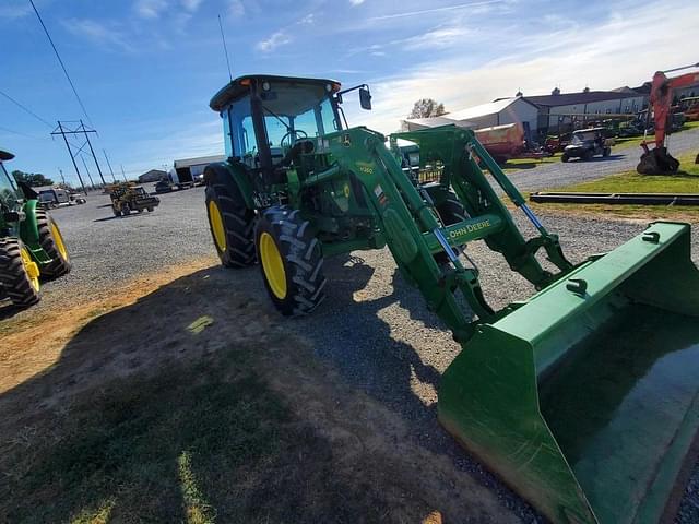 Image of John Deere 5100E equipment image 3