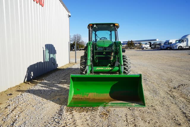 Image of John Deere 5100E equipment image 3