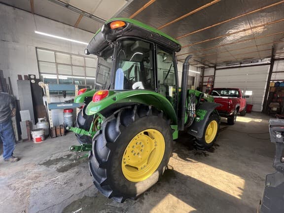 Image of John Deere 5100E equipment image 2