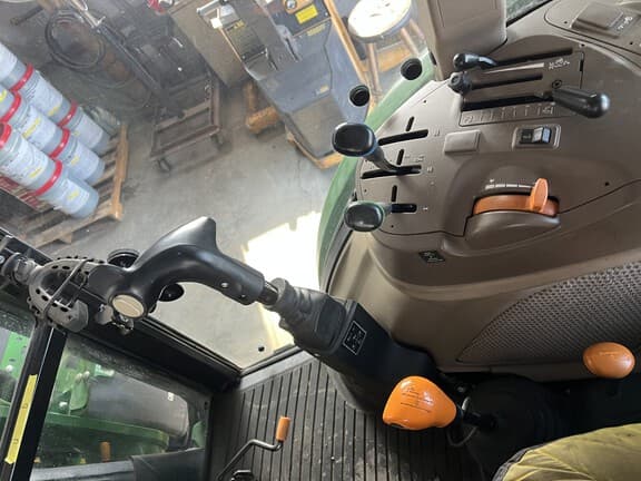 Image of John Deere 5100E equipment image 3