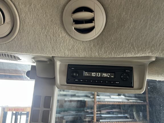 Image of John Deere 5100E equipment image 1