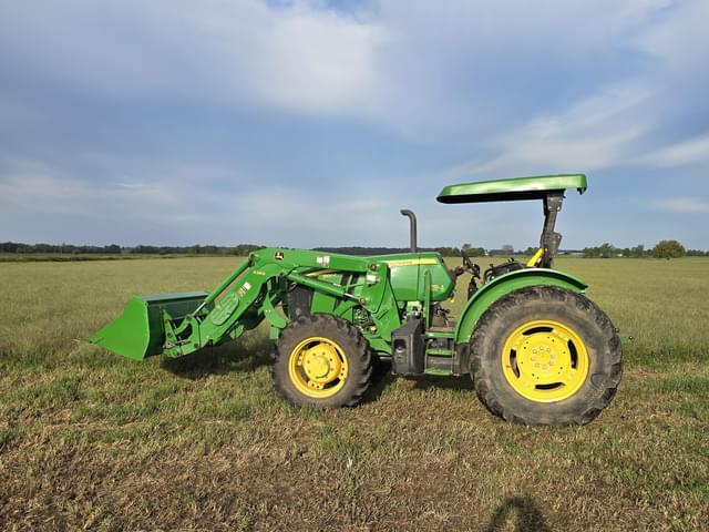 Image of John Deere 5100E equipment image 2