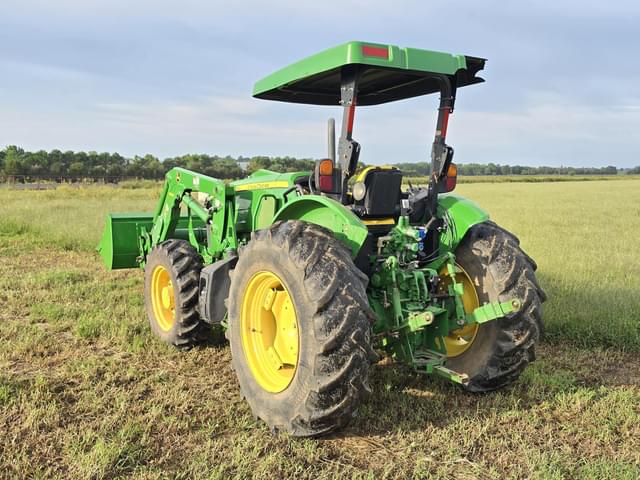 Image of John Deere 5100E equipment image 4