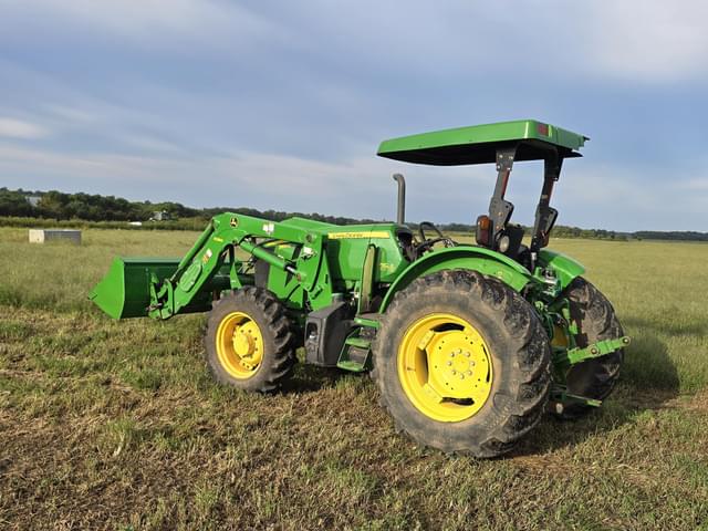Image of John Deere 5100E equipment image 3