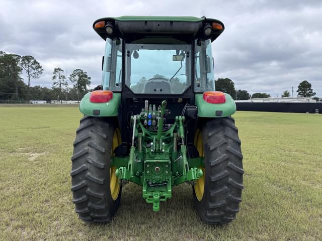 Image of John Deere 5100M equipment image 4