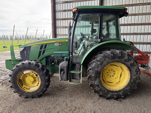 Image of John Deere 5100M equipment image 1