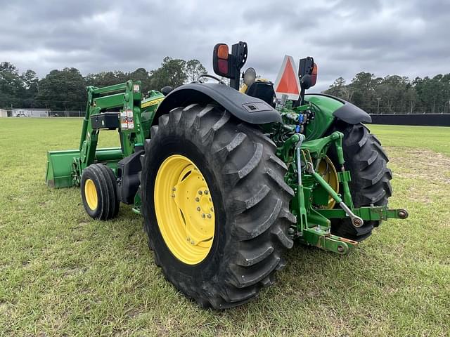 Image of John Deere 5100M equipment image 2