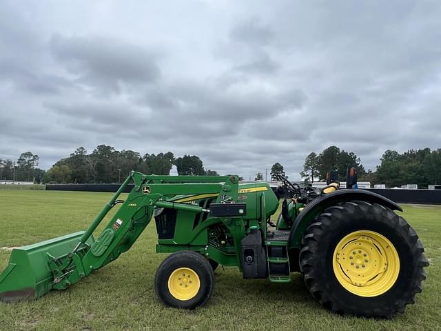 Image of John Deere 5100M equipment image 1