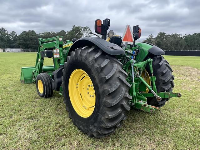 Image of John Deere 5100M equipment image 2