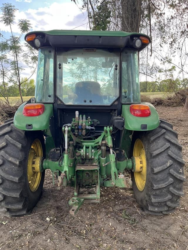 Image of John Deere 5115M equipment image 3