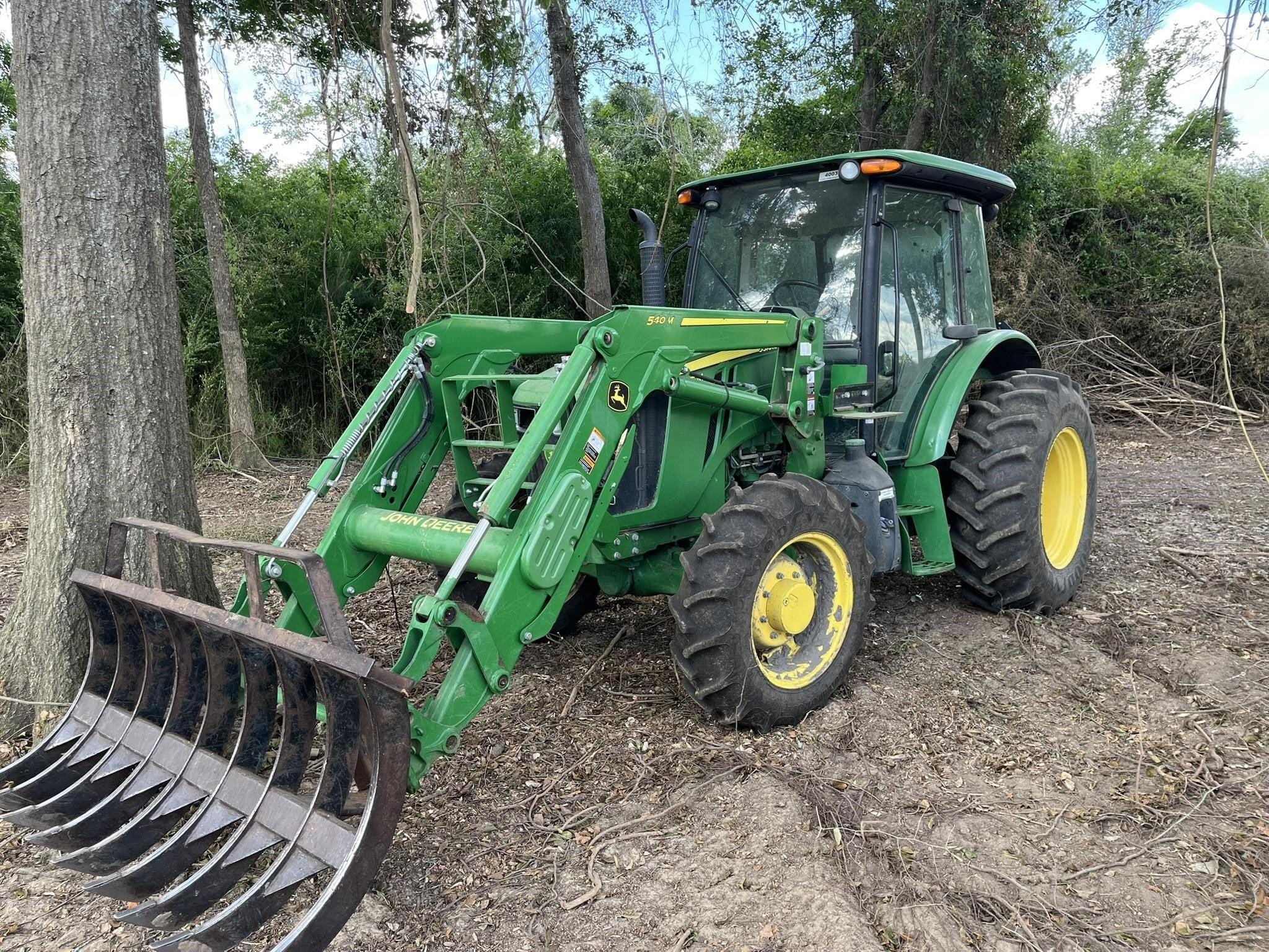2016 John Deere 5115M Equipment Image0