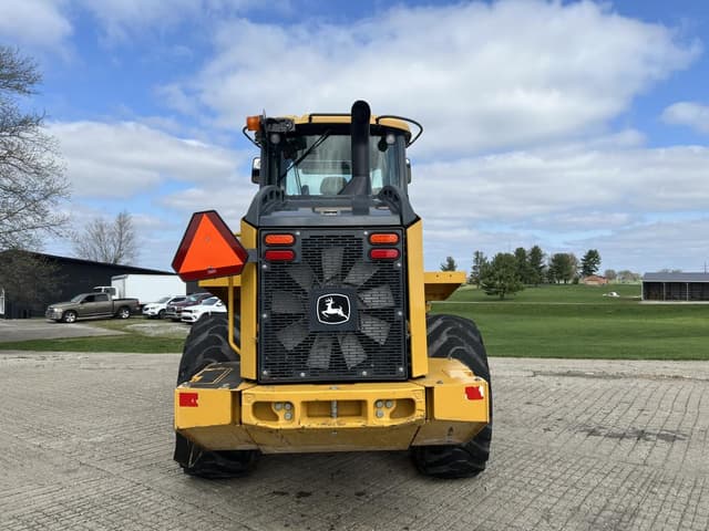 Image of John Deere 524K equipment image 4