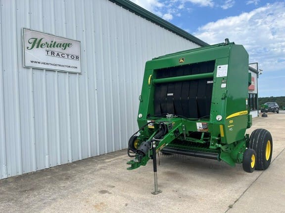 2016 John Deere 559 Equipment Image0