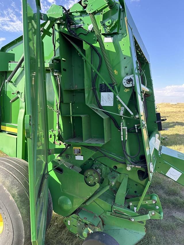 Image of John Deere 569 MegaWide Plus equipment image 3