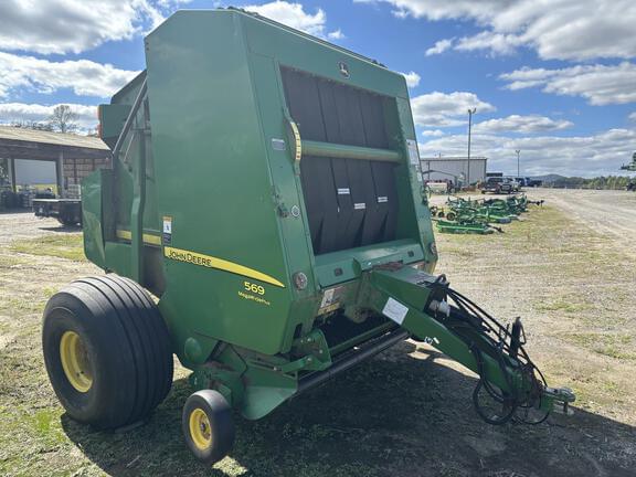 Image of John Deere 569 MegaWide Plus equipment image 1