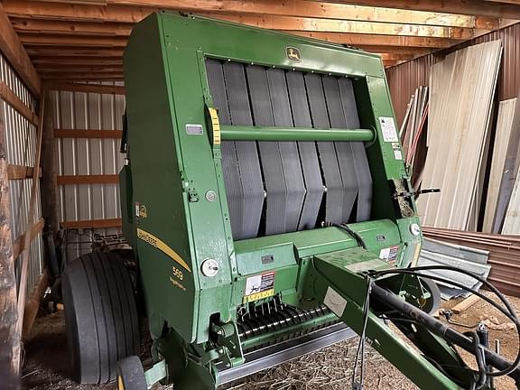Image of John Deere 569 MegaWide Plus equipment image 4