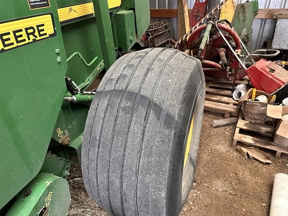 Image of John Deere 569 MegaWide Plus equipment image 3