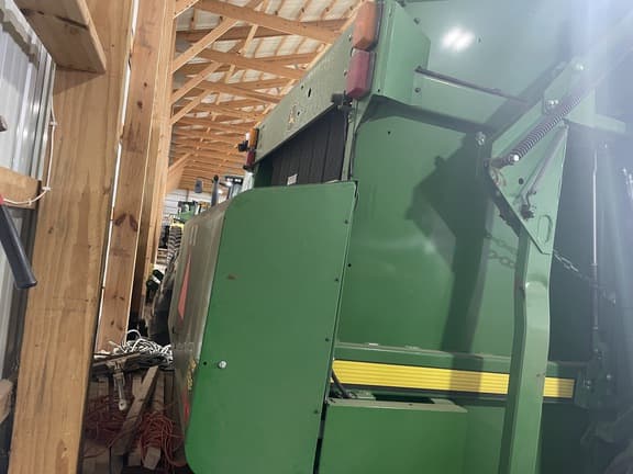 Image of John Deere 569 MegaWide Plus equipment image 3