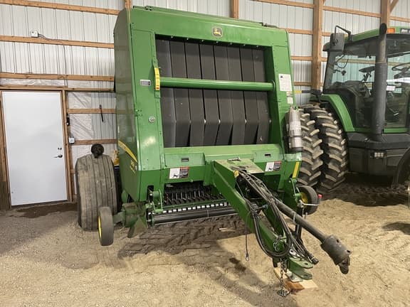 Image of John Deere 569 MegaWide Plus equipment image 1