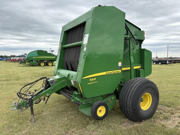 2016 John Deere 569 MegaWide Plus Equipment Image0