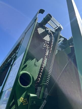 Image of John Deere 569 MegaWide Plus equipment image 4