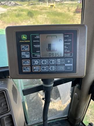 Image of John Deere 569 MegaWide Plus equipment image 3