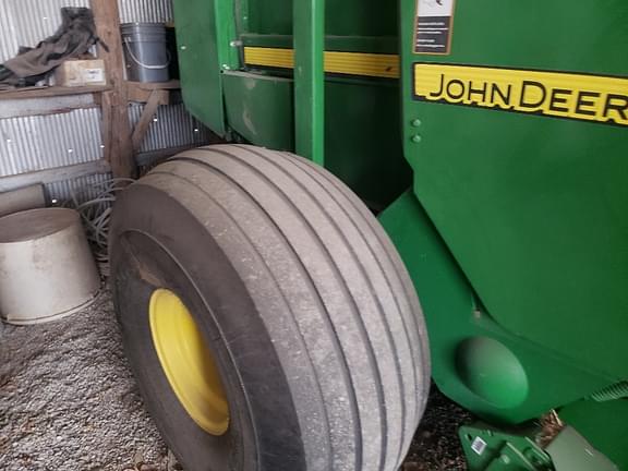 Image of John Deere 569 MegaWide Plus equipment image 1