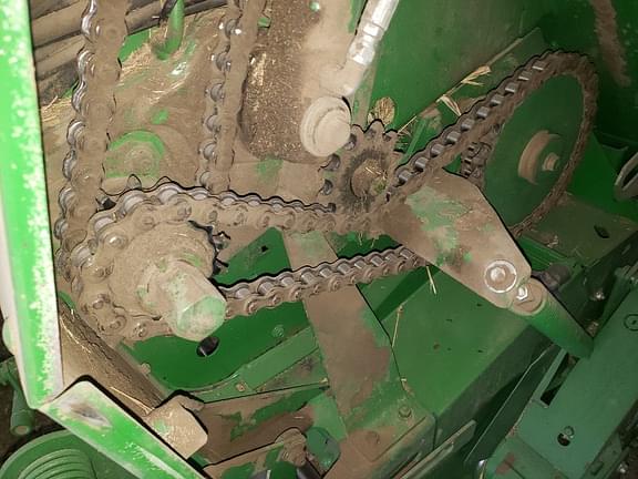 Image of John Deere 569 MegaWide Plus equipment image 3