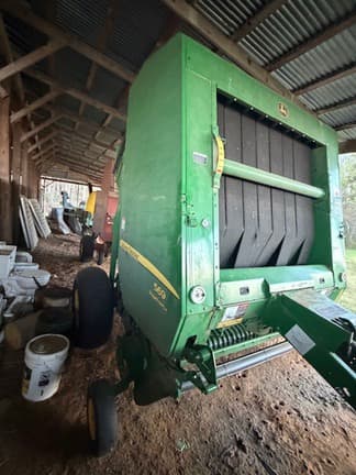Image of John Deere 569 MegaWide Plus equipment image 4