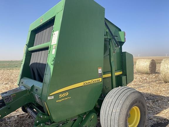 Image of John Deere 569 MegaWide Plus equipment image 1