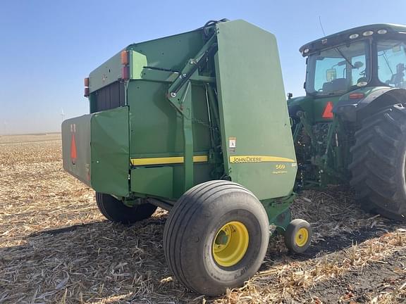 Image of John Deere 569 MegaWide Plus equipment image 1