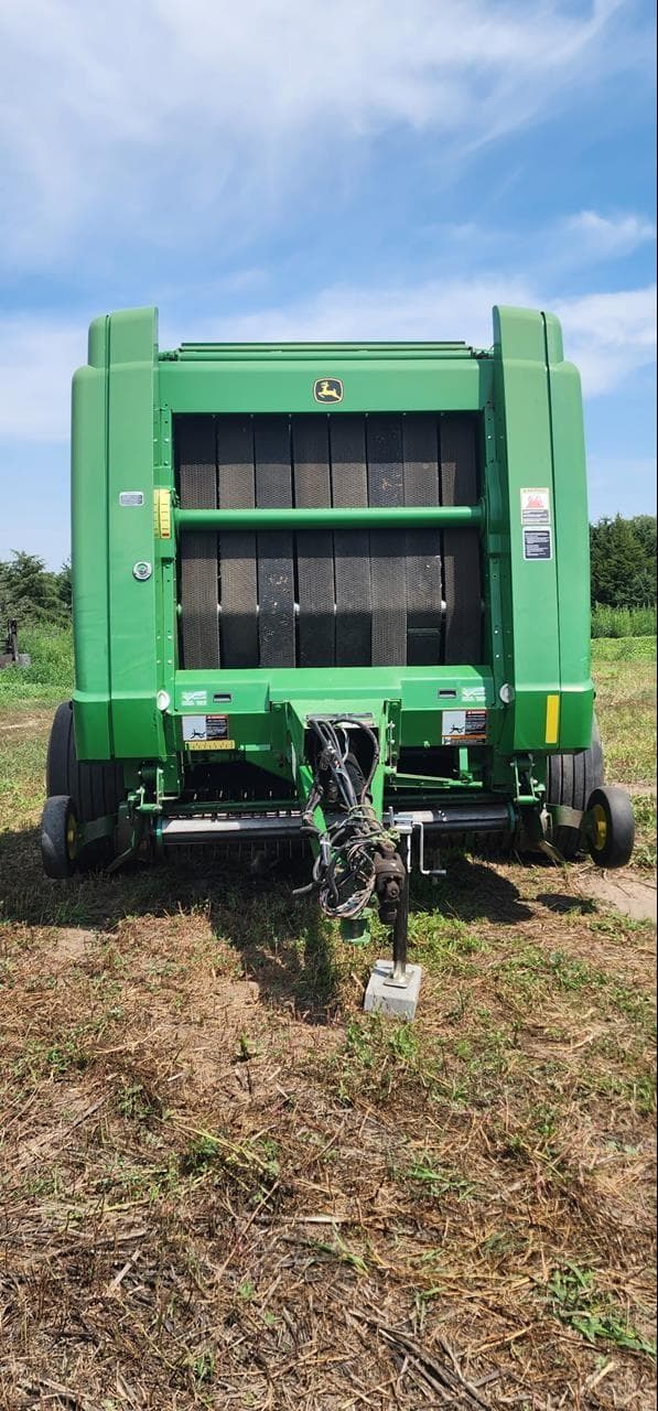 Image of John Deere 569 Premium equipment image 1
