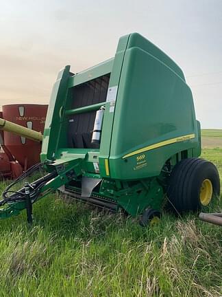 Image of John Deere 569 Premium equipment image 2